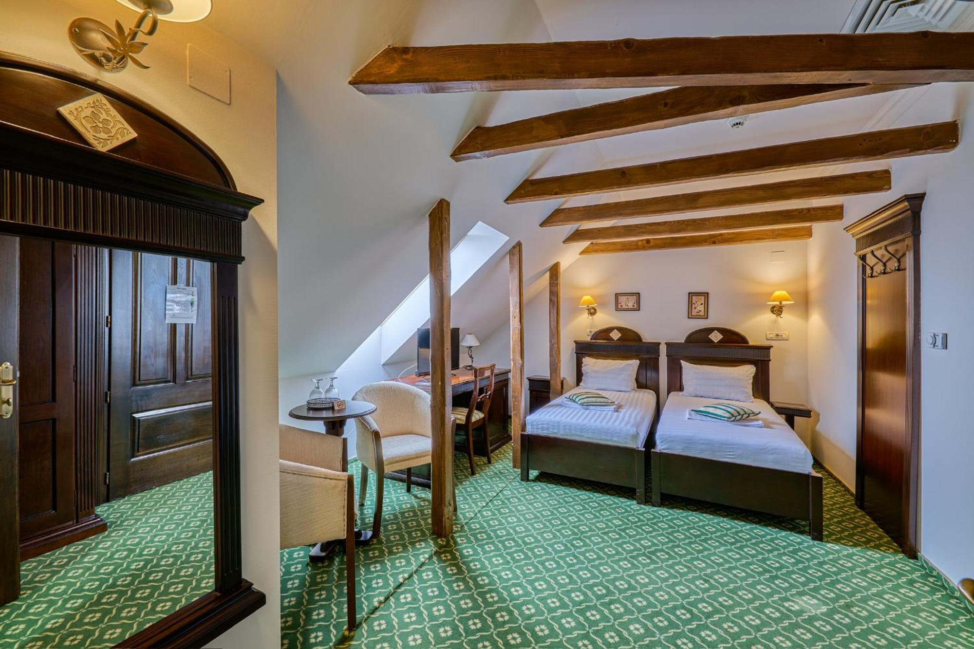 Hotel Classico Timisoara Esterno foto