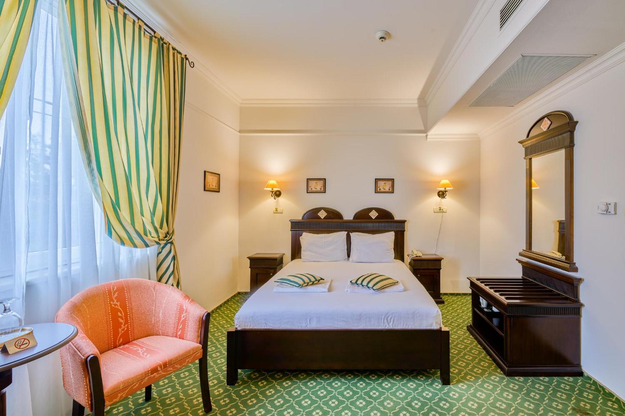 Hotel Classico Timisoara Esterno foto