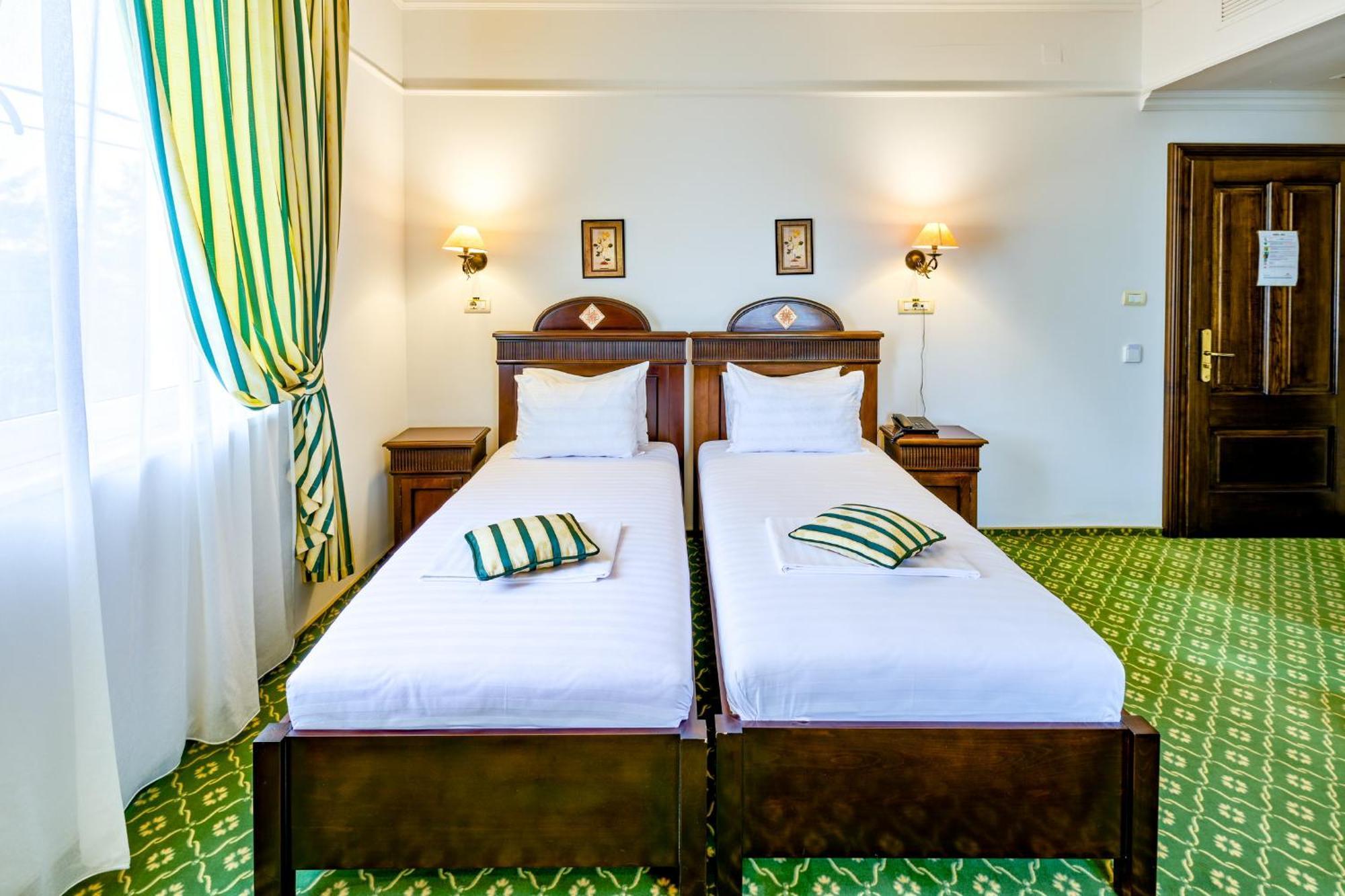 Hotel Classico Timisoara Esterno foto