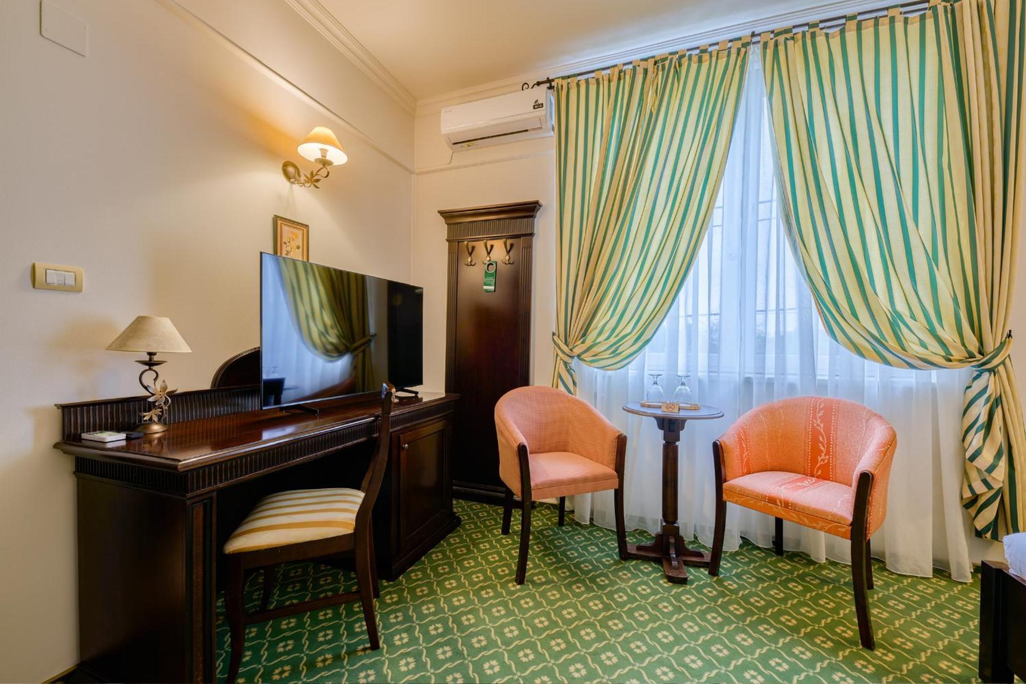 Hotel Classico Timisoara Esterno foto