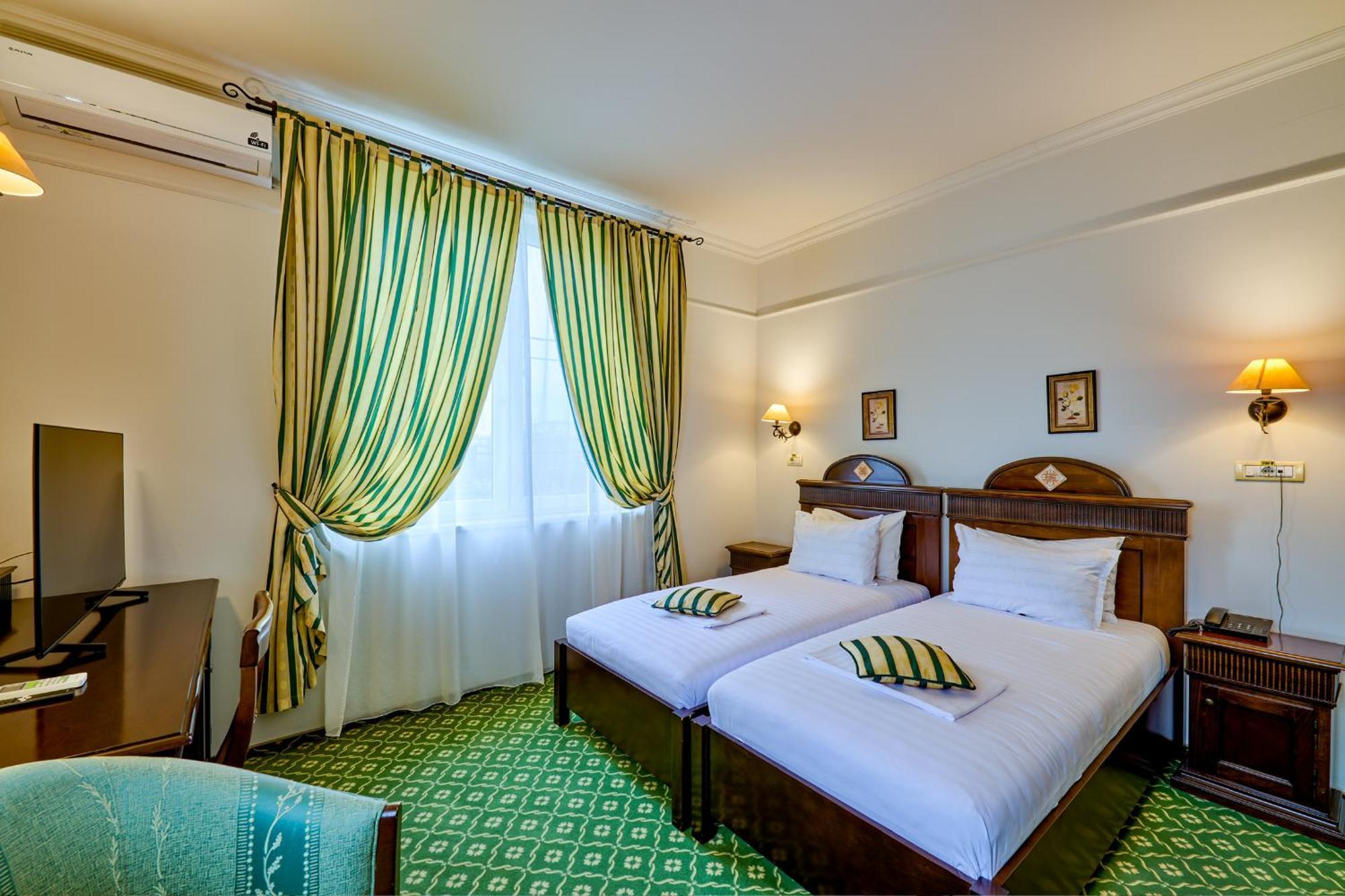 Hotel Classico Timisoara Esterno foto
