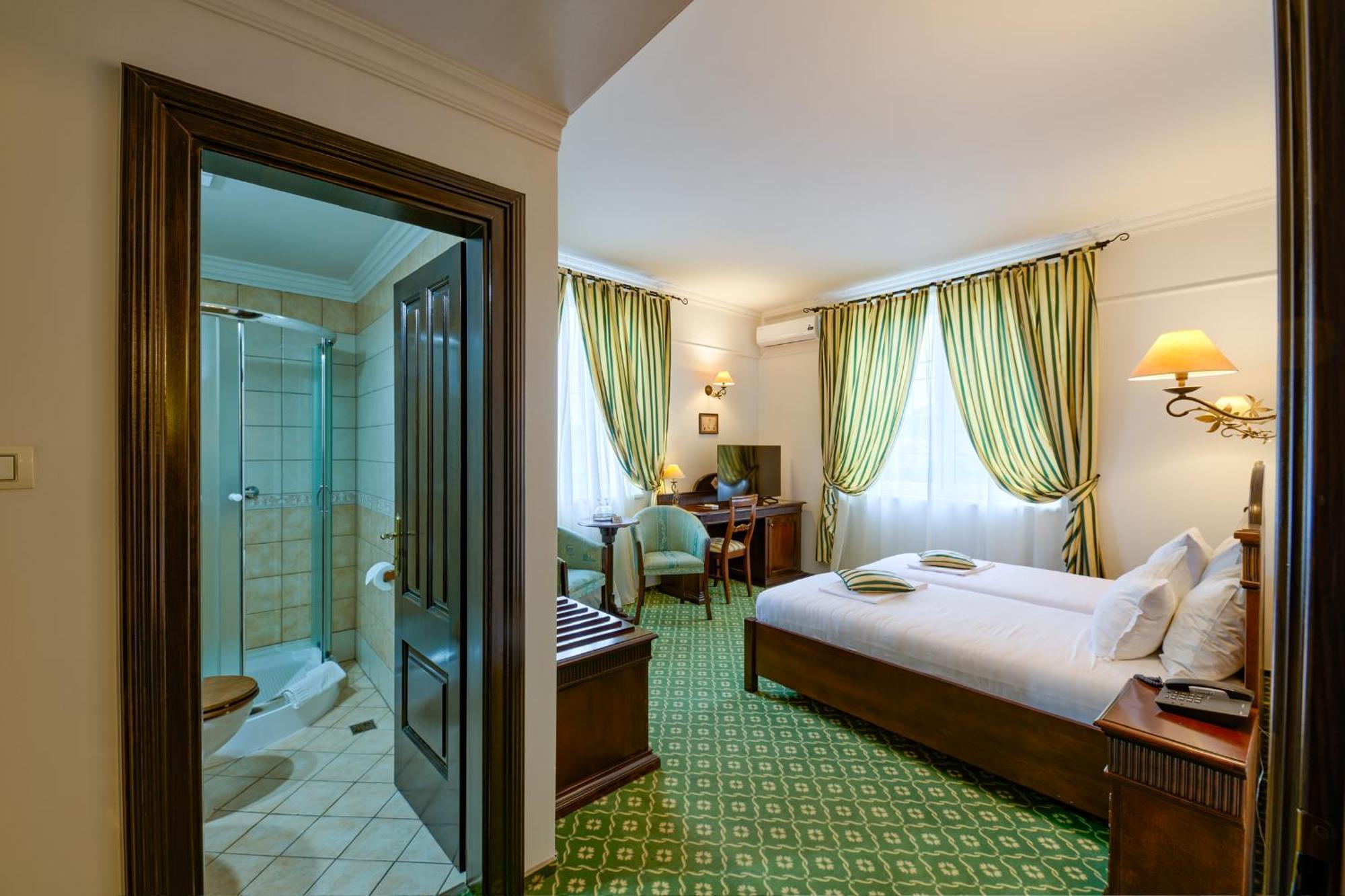 Hotel Classico Timisoara Esterno foto