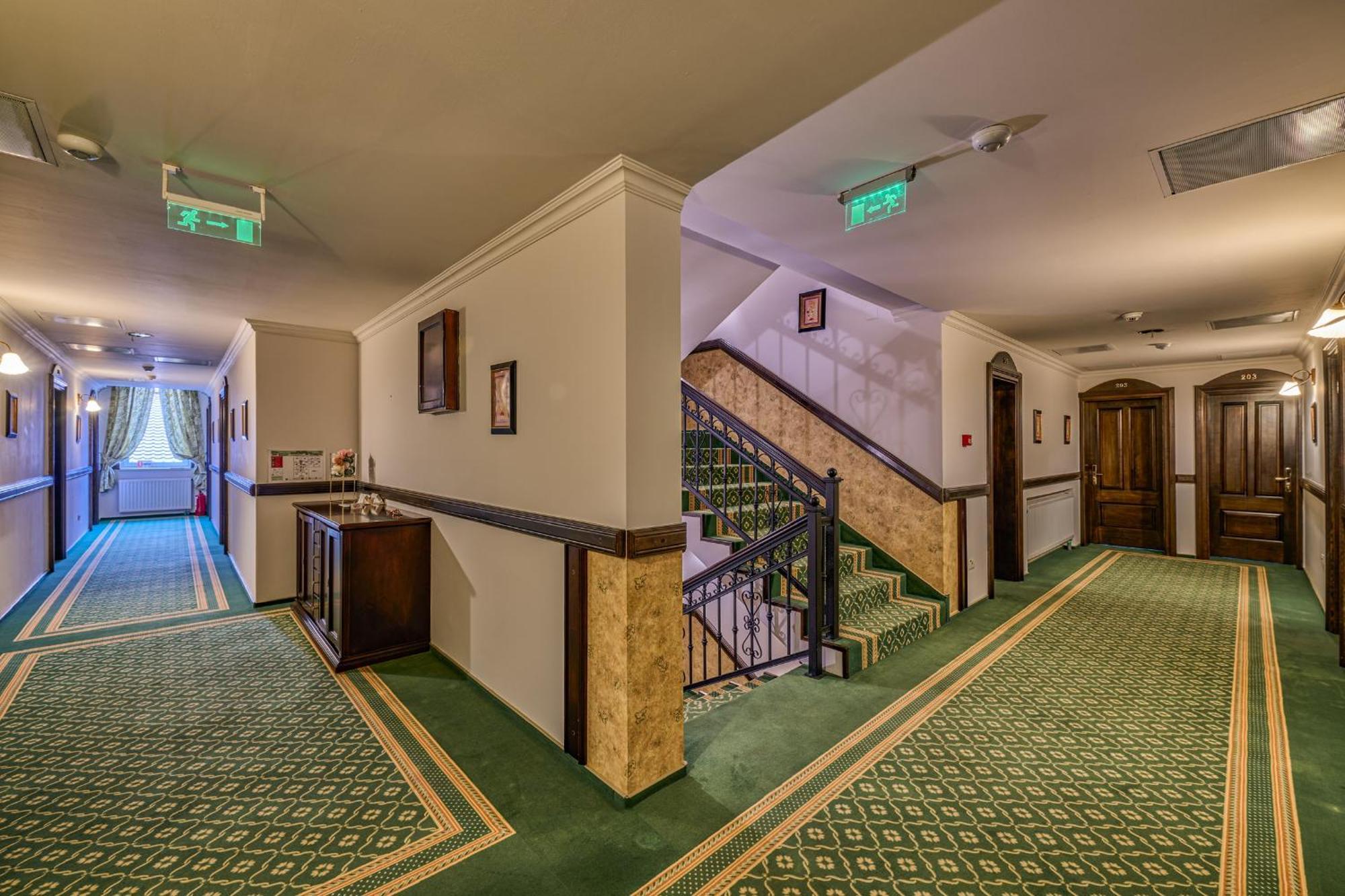 Hotel Classico Timisoara Esterno foto