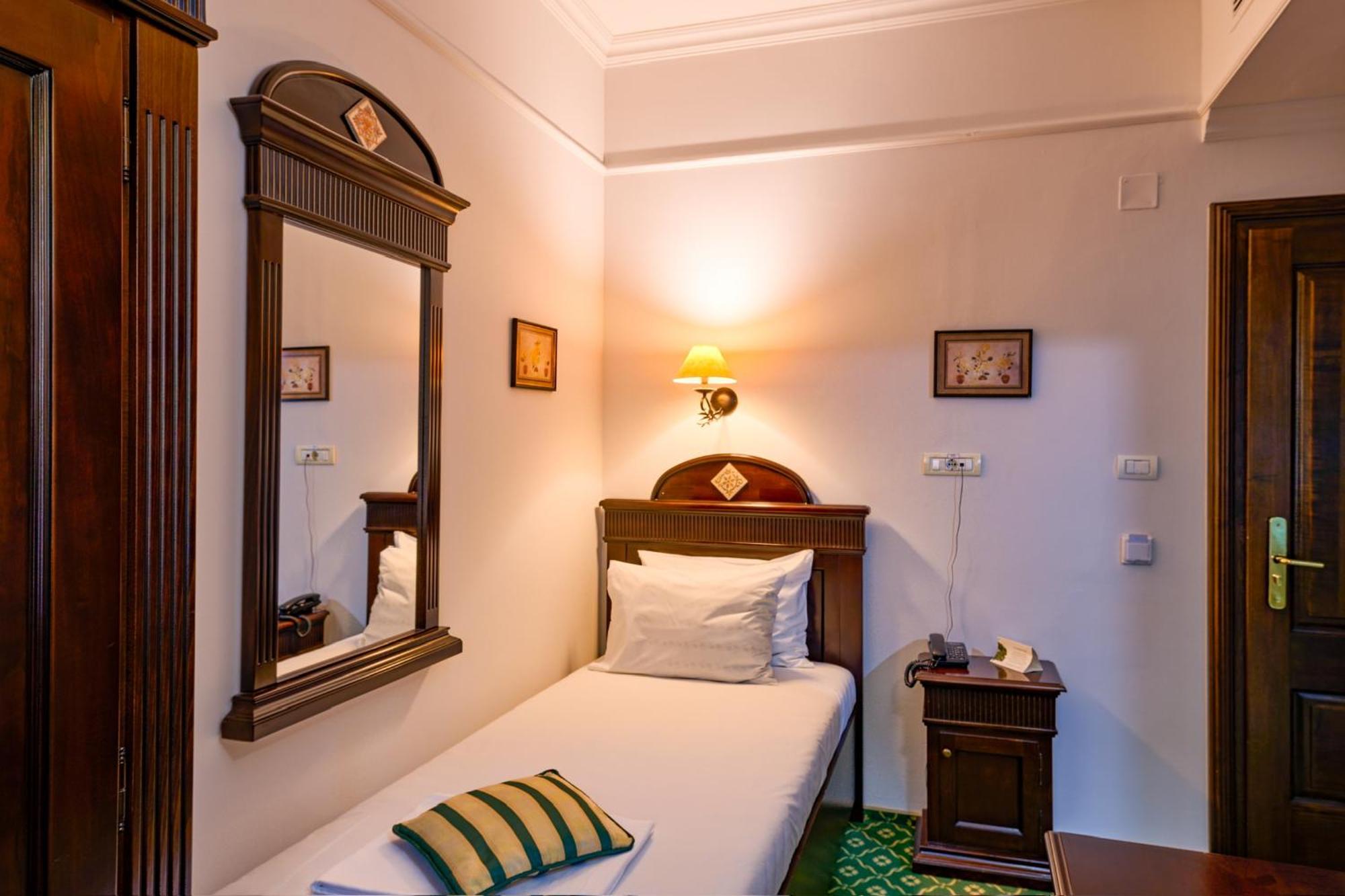 Hotel Classico Timisoara Esterno foto