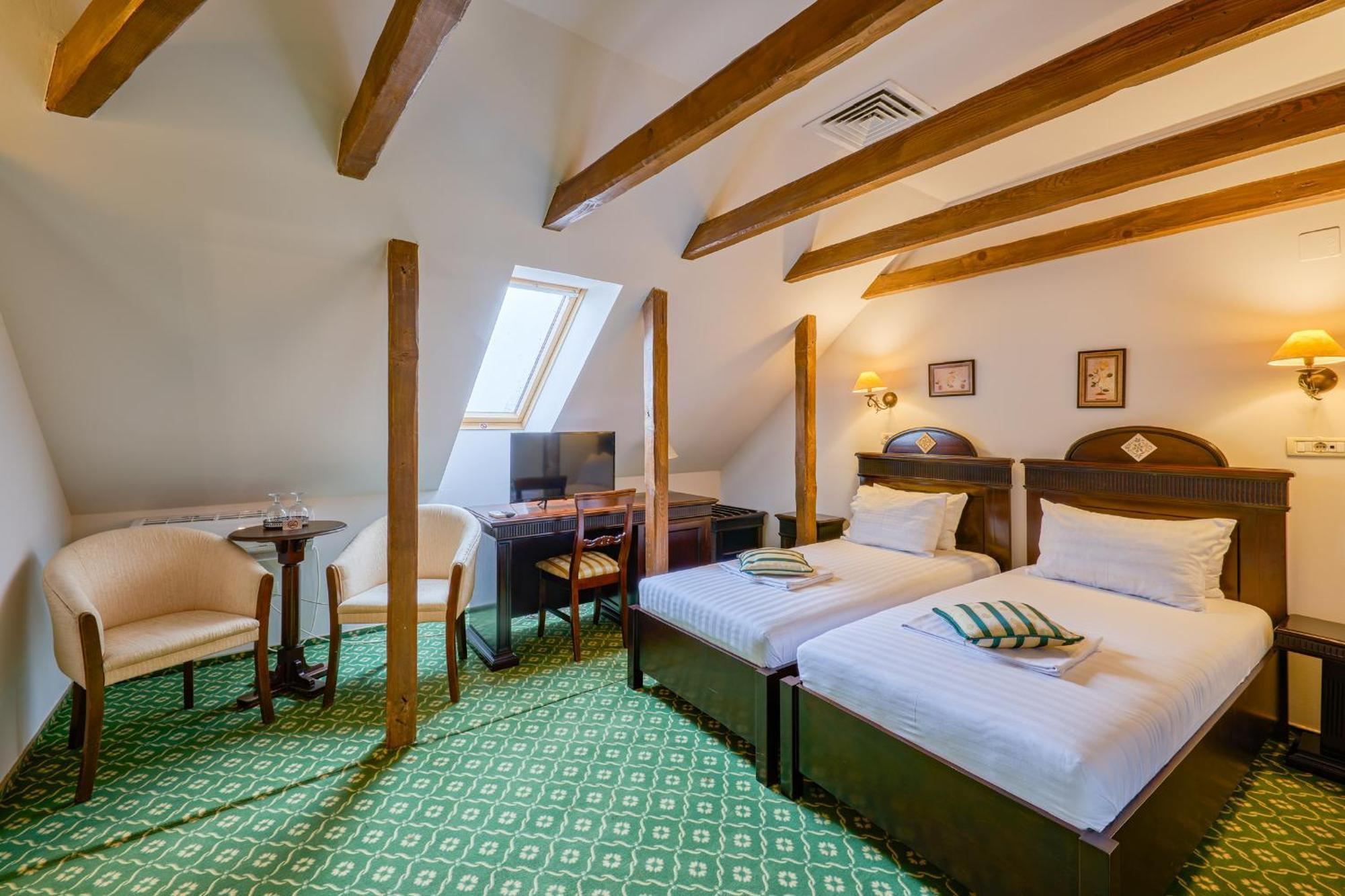 Hotel Classico Timisoara Esterno foto