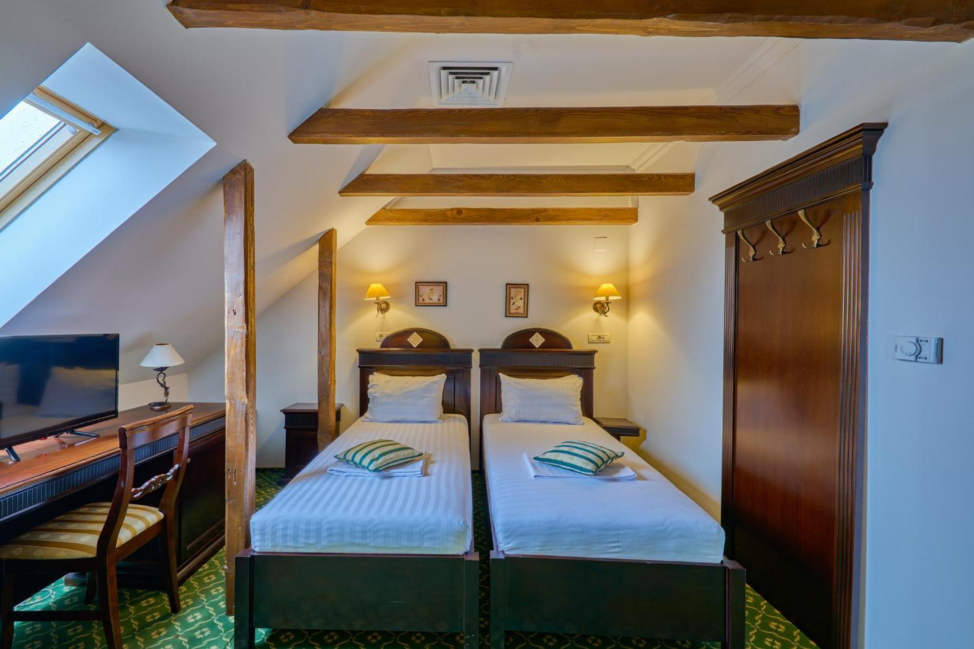 Hotel Classico Timisoara Esterno foto